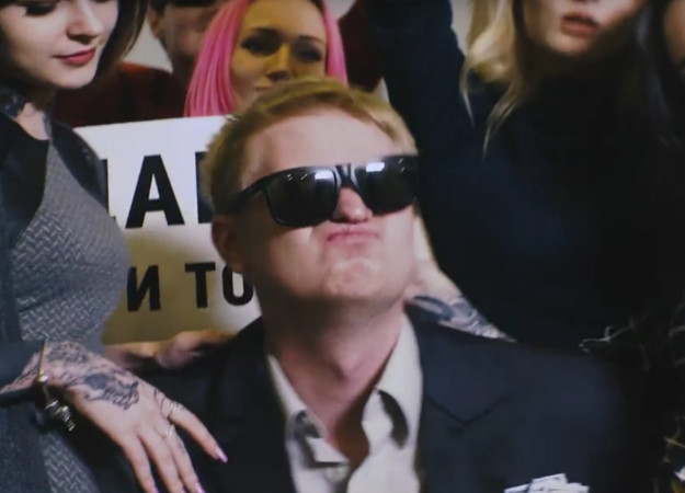 MC Хованский записал дисс-пародию на «Азино 777». В роли «АК-47» — Славный Друже! - изображение обложка