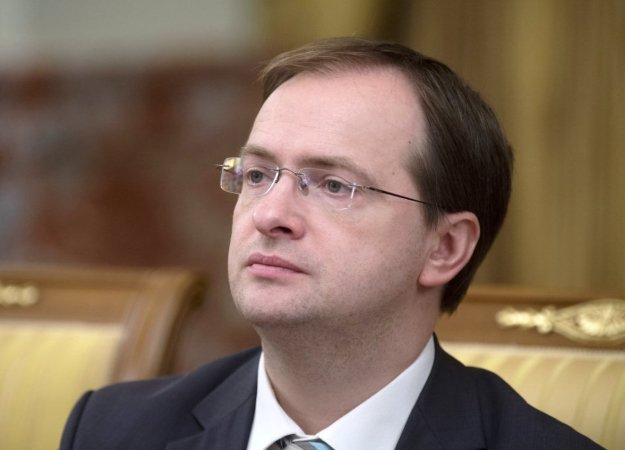 Мединский высказался против веселья в постановках русской классики - изображение обложка