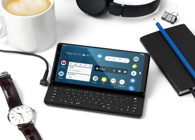 Анонс F(x)tech Pro 1: смартфон-слайдер с боковой QWERTY-клавиатурой - изображение обложка