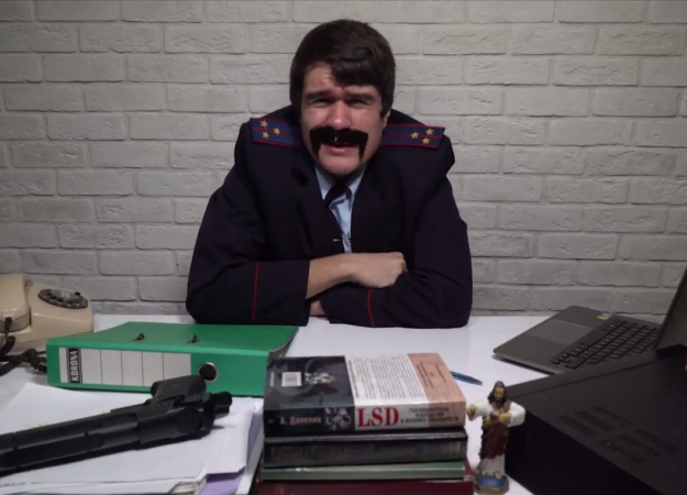 «Мне теперь с этим жить»: BadComedian выпустил обзор фильма «Бабушка легкого поведения» - изображение обложка