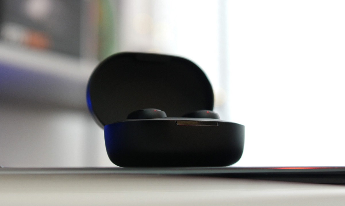 «Яндекс.Маркет» назвал пятерку самых популярных беспроводных наушников у россиян - изображение обложка