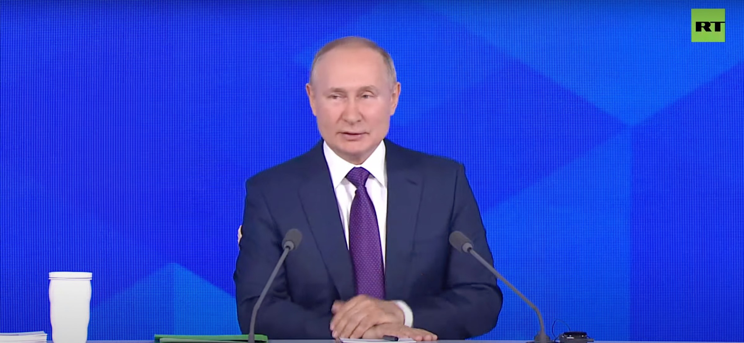 «А проведите водичку, пожалуйста»: интернет высмеял пресс-конференцию Путина - изображение обложка