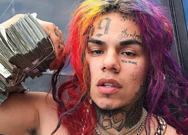 Muqaddas Ota eshakdagi rohibani sikadi Uy qurgan eshak fotosurati