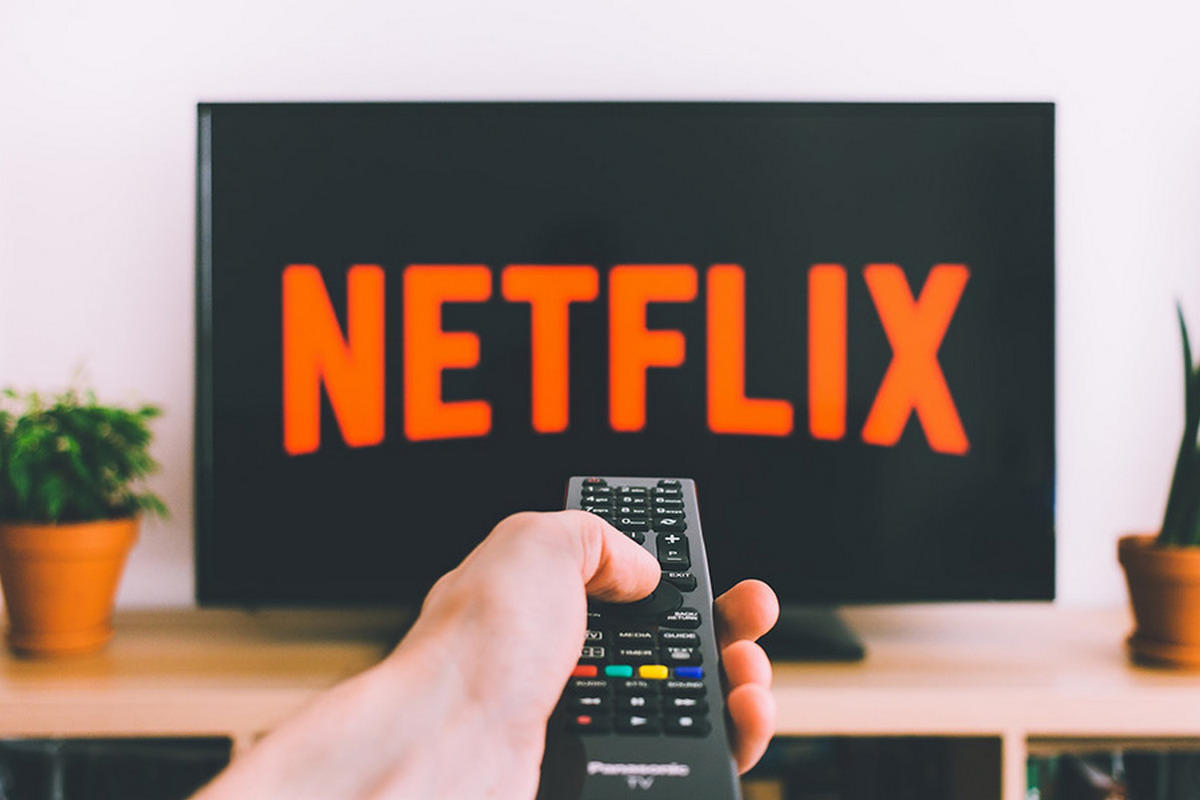 Какие сериалы посмотреть на Netflix, чтобы прокачать свой английский - изображение обложка