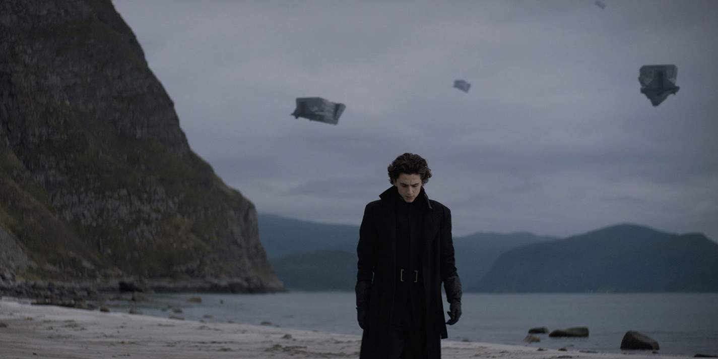 Две «Дюны»: в сети сравнили кадры из фильмов Дени Вильнёва и Дэвида Линча - изображение обложка