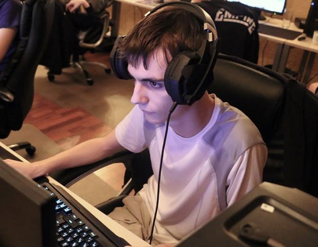 Самый токсичный игрок в Dota 2 снова всем вредит - изображение обложка