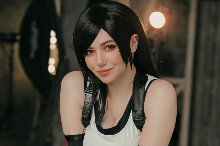 Россиянка косплеит Тифу Локхарт из Final Fantasy VII - изображение обложка