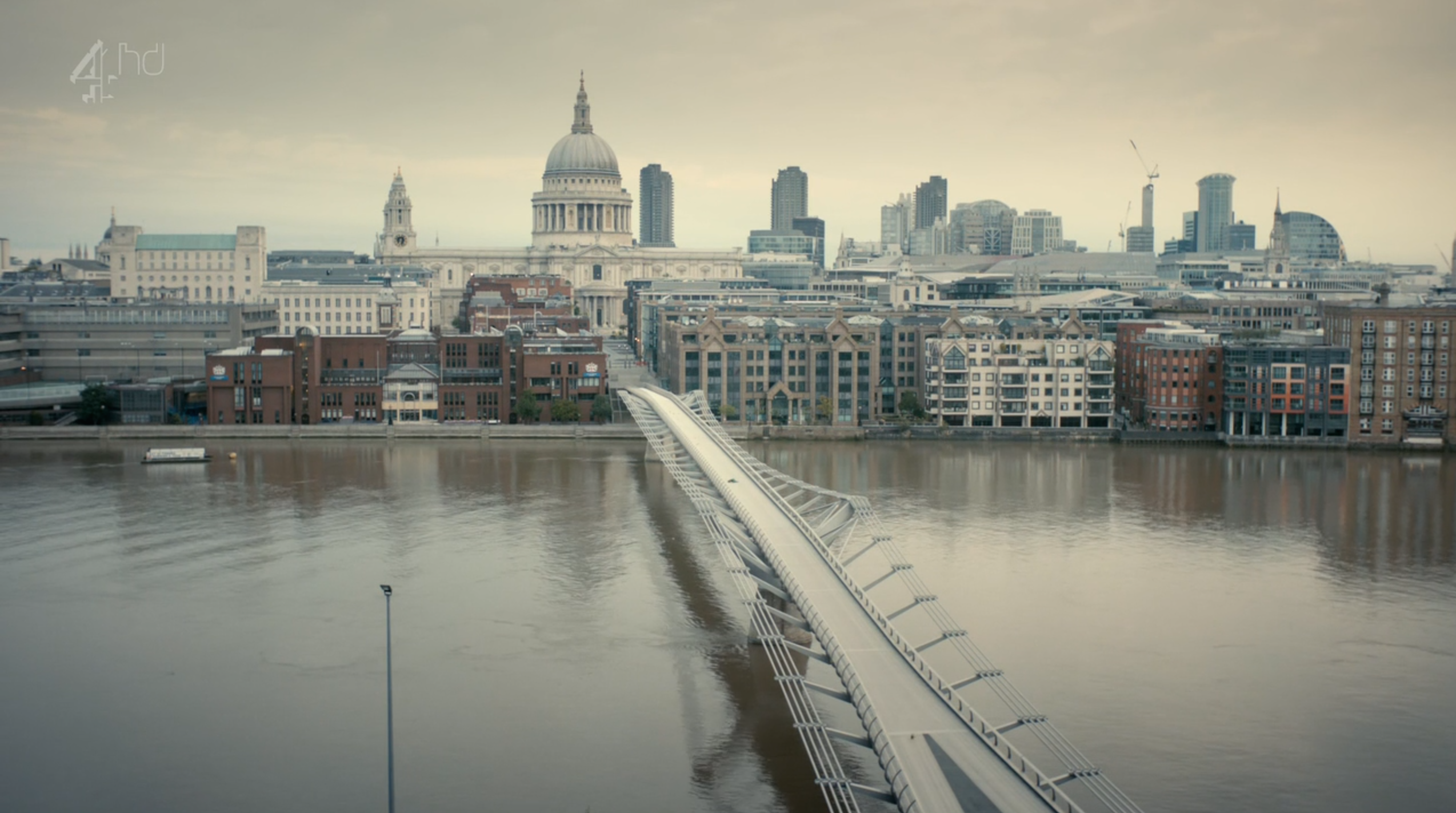 Netflix заказала британцам новый сезон сериала «Черное зеркало» - изображение обложка