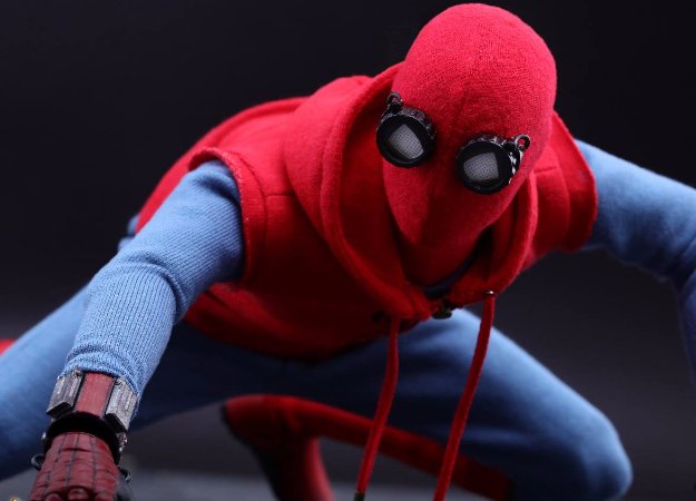 Фигурка Человека-паука в самодельном костюме из «Возвращения домой» - изображение обложка