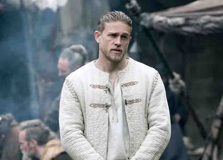 $43 млн: «Меч короля Артура» официально провалился в прокате - изображение обложка