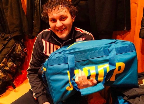 «Это из-за этой песни?»: Появилось видео задержания Юрия Хованского - изображение обложка