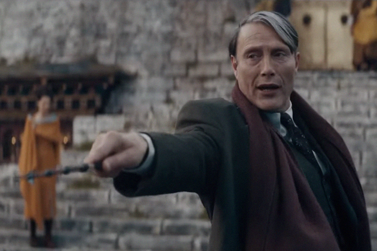 Обложка: Кадр из фильма: «Фантастические твари: Тайны Дамблдора»