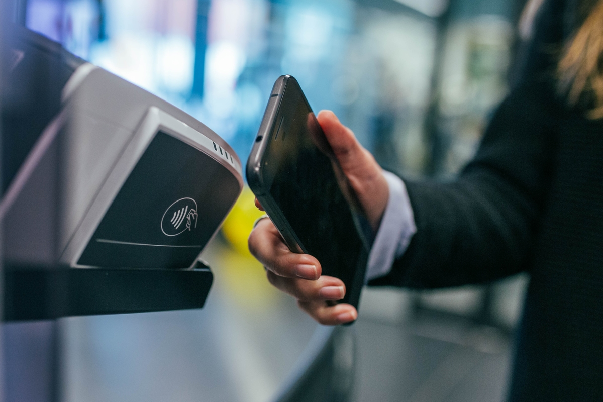 Бесконтактную оплату картами «Мир» через SberPay ограничили