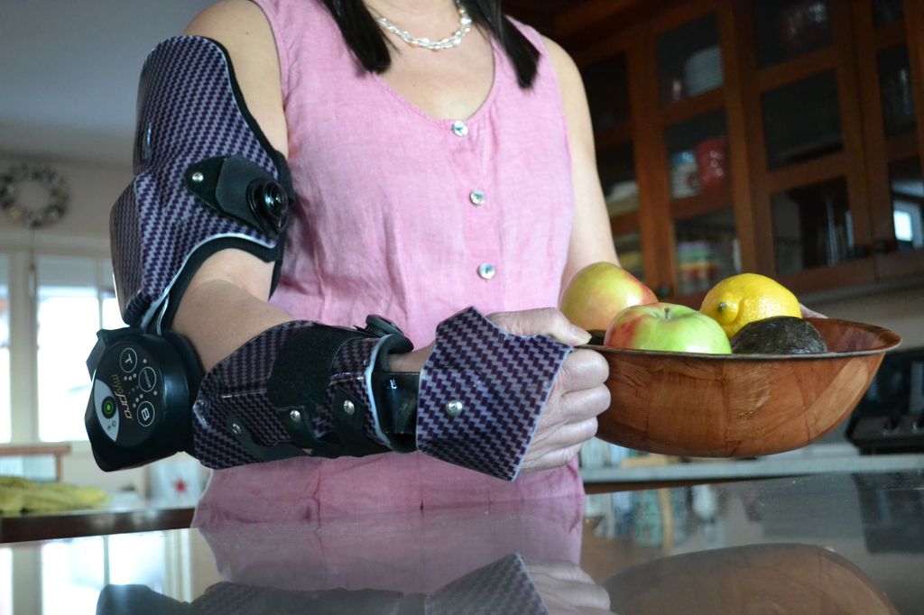 Как игры учат людей управлять «роботизированной» рукой - изображение обложка