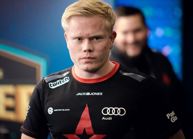 Лучшая команда мира по CS:GO проиграла два матча за два дня и вылетела с BLAST Premier - изображение обложка