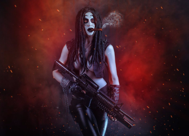 Косплей дня: женская версия охотника за головами из комиксов Лобо - изображение обложка