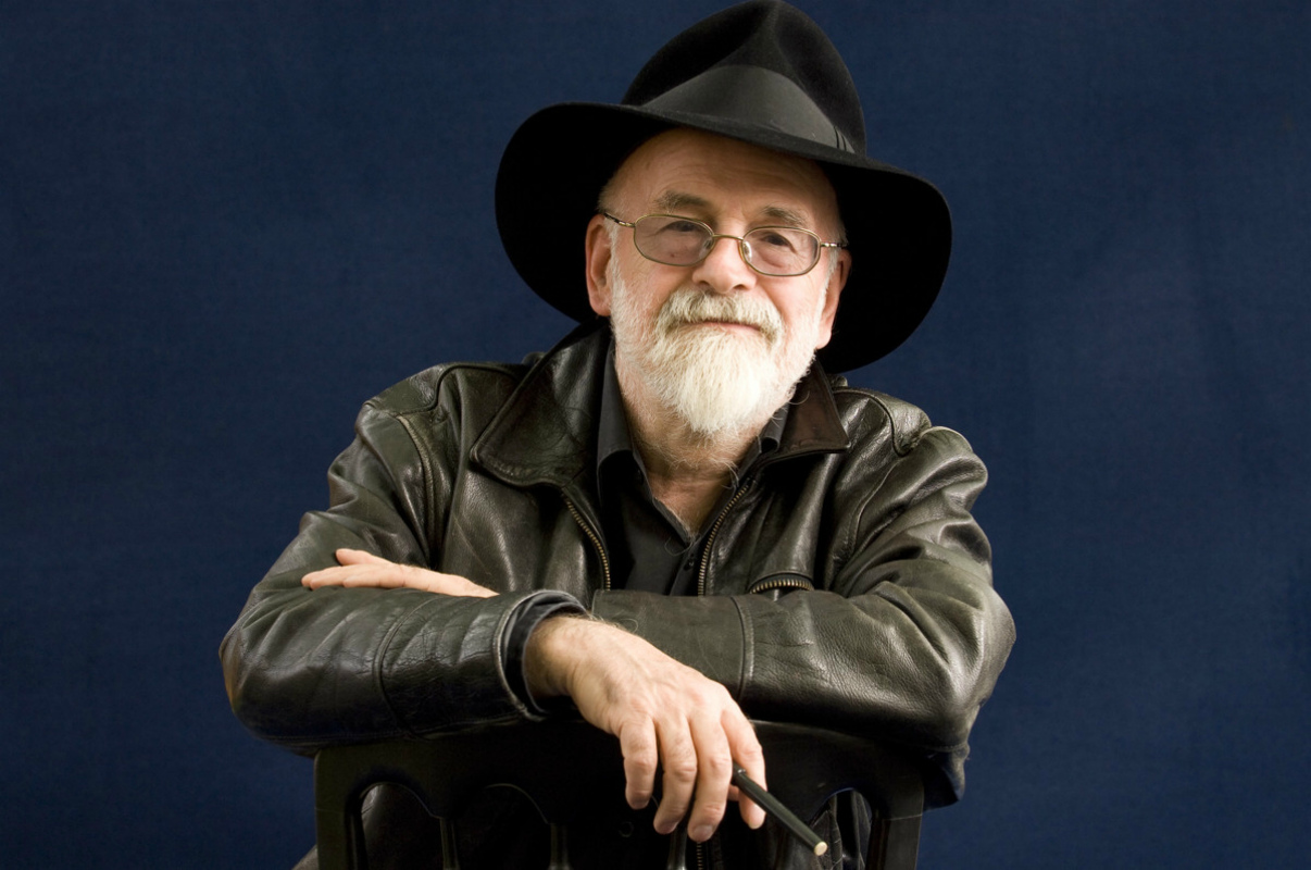 По «Плоскому миру» Пратчетта снимут еще несколько сериалов - изображение обложка