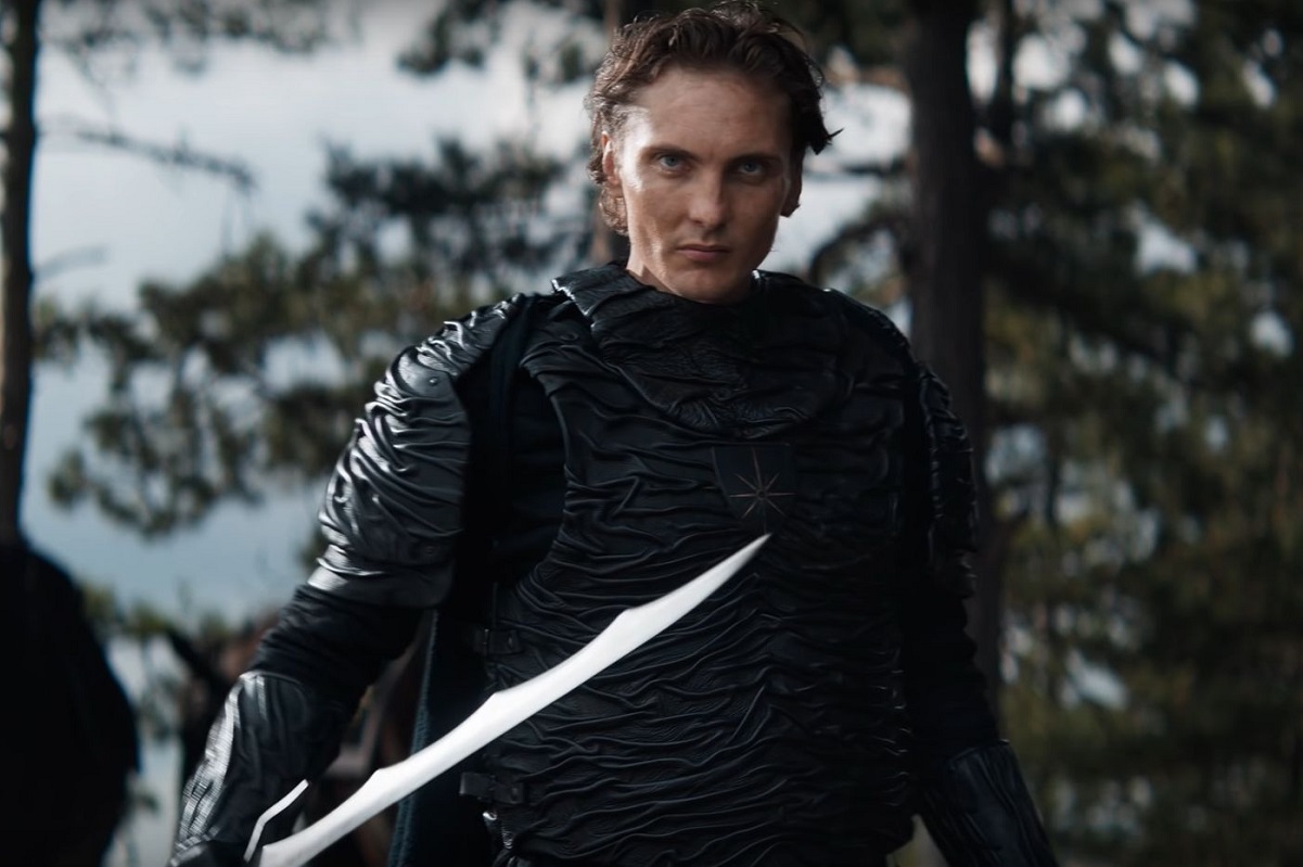 Шоураннер «Ведьмака» ответила на критику доспехов нильфгаардцев - изображение обложка