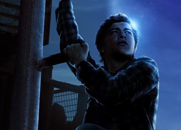 У Интернета есть некоторые вопросы к ногам главного героя на постере Ready Player One - изображение обложка