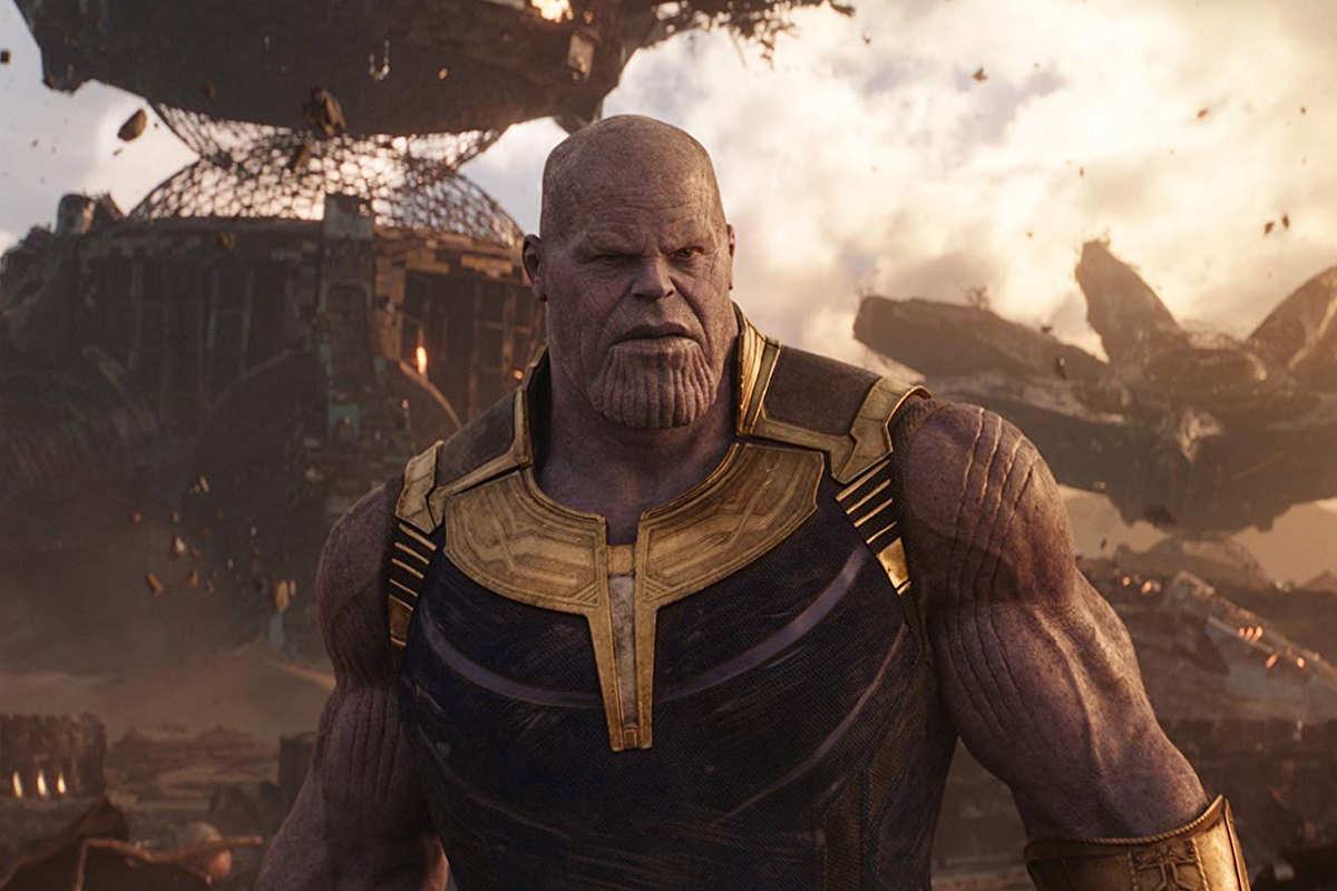 Фанат нарисовал вырезанную из «Финала» сцену, в которой Танос держит отрубленную голову Кэпа - изображение обложка