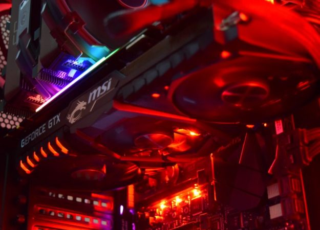 В Сеть утекли изображения будущих топовых видеокарт NVIDIA GeForce RTX 2080 и RTX 2080 Ti - изображение обложка