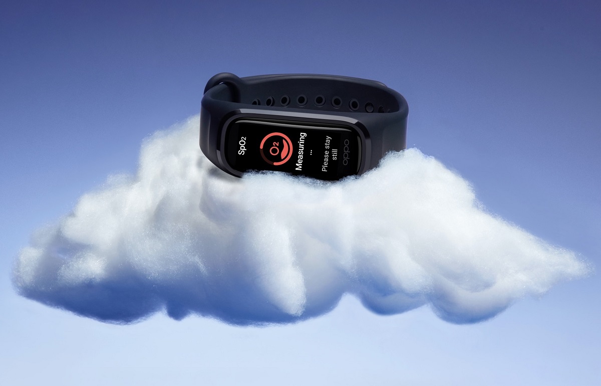 Начались российские продажи бюджетного фитнес-трекера Oppo Band - изображение обложка