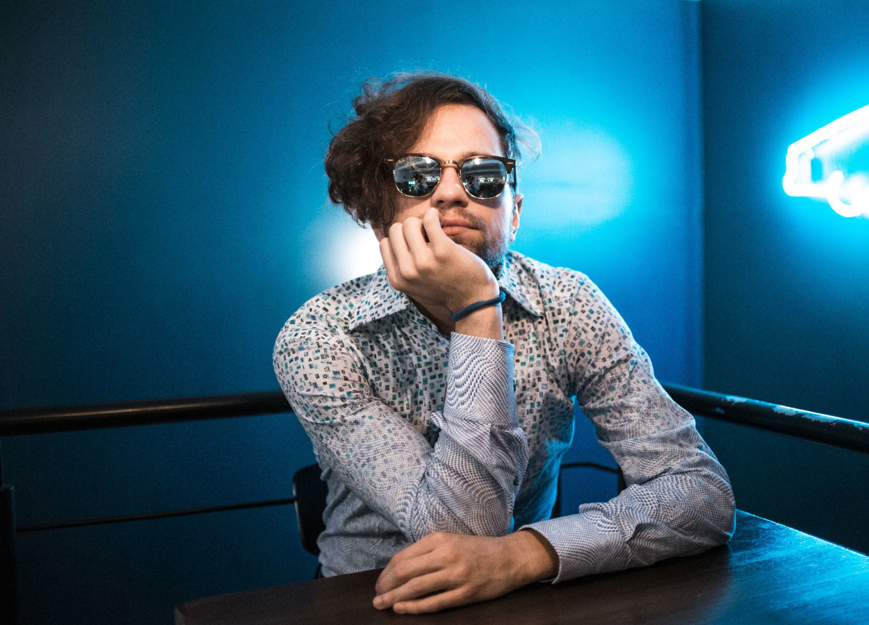 Послушал рэп и жить расхотелось? Соцсеть ВК заблокировала песню ЛСП «Номера» за описание суицида - изображение обложка