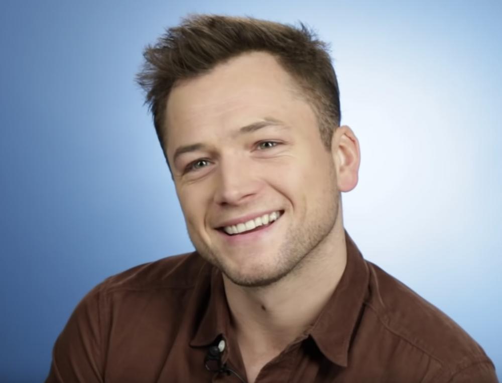 «Чувствовал себя сексуальным»: появилась первая фотография Тэрона Эджертона со съемок «Тетриса» - изображение обложка