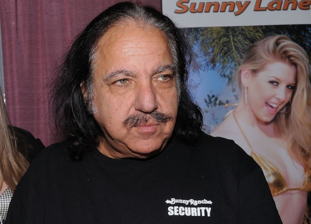 Порноактера и режиссера Рона Джереми обвинили в сексуальных домогательствах - изображение обложка