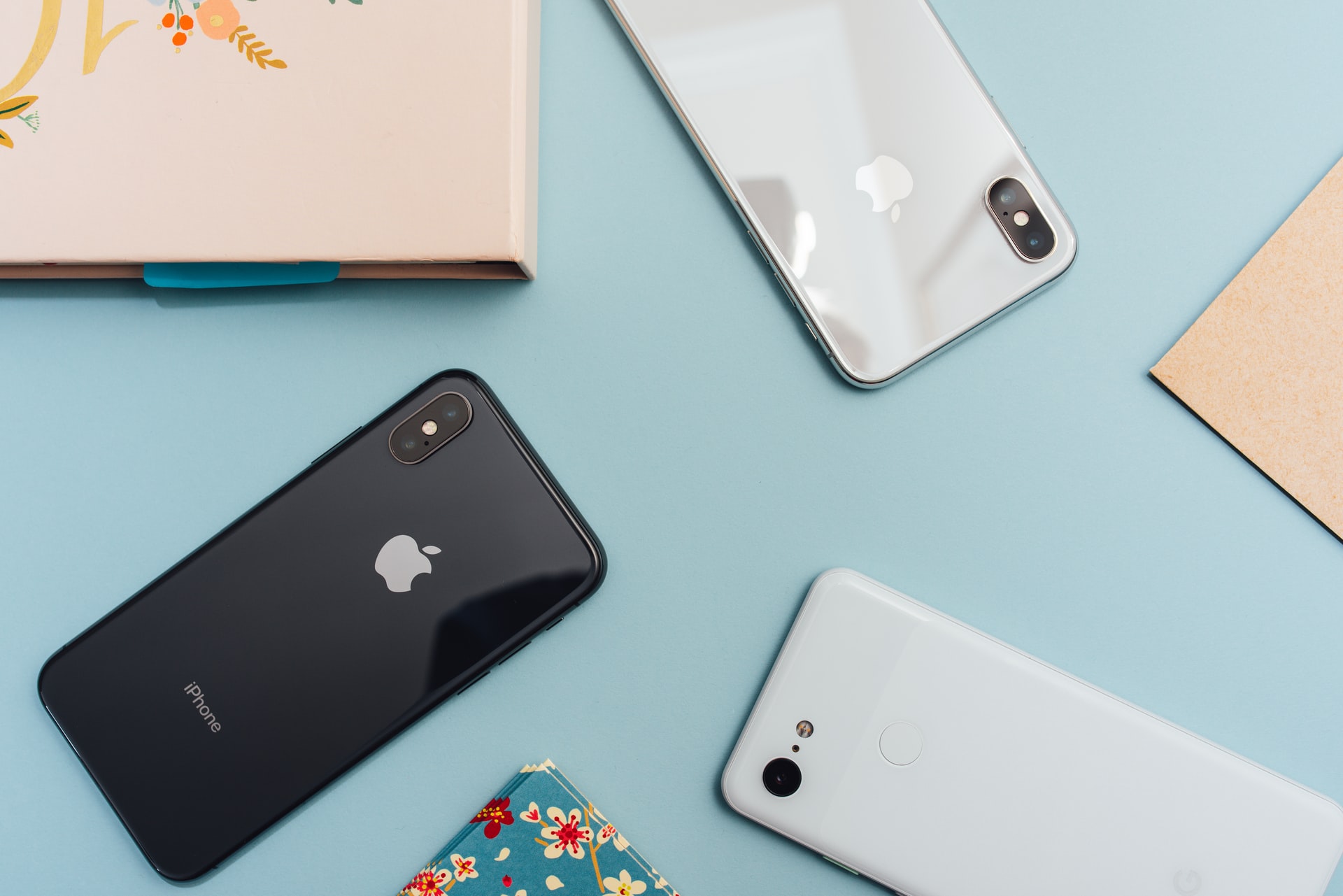 Apple продолжила осуществлять ежемесячные поставки в Россию