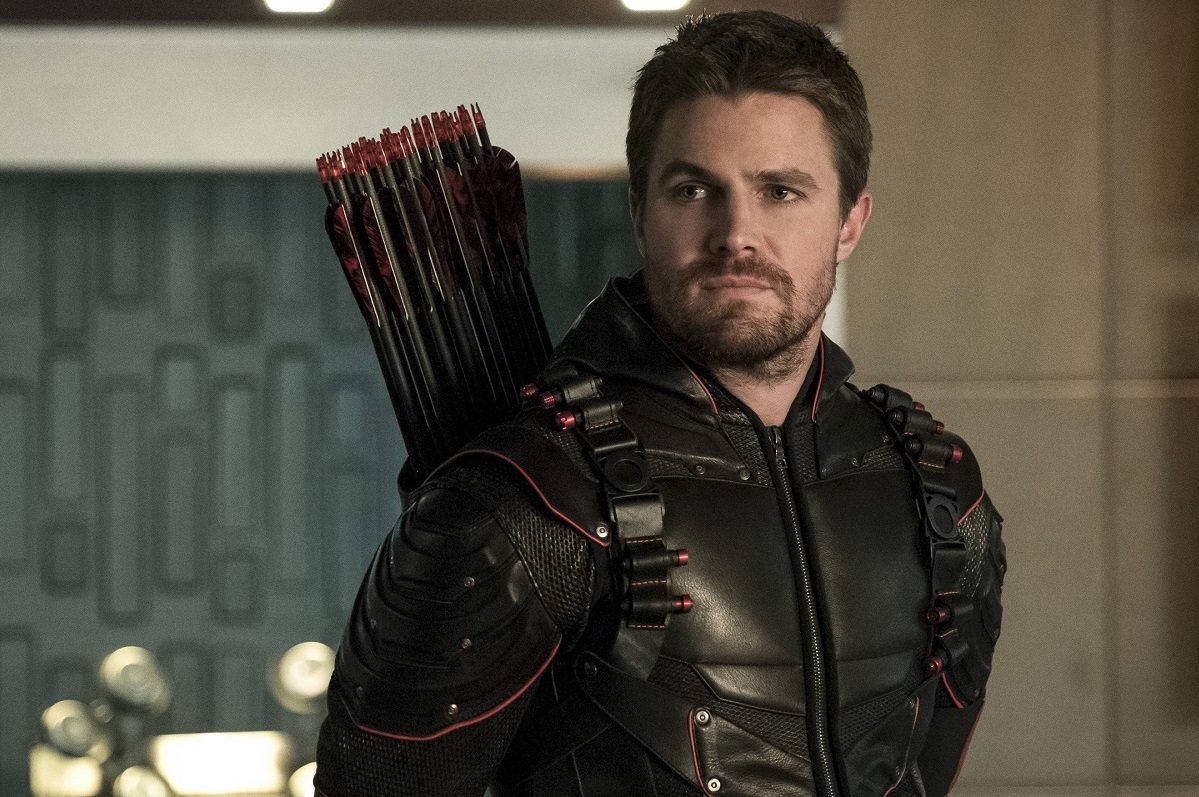 В трейлере финального сезона «Стрелы» герой готовится спасать вселенную - изображение обложка