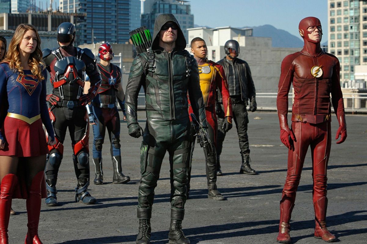 Герои сражаются с Анти-Монитором в роликах со съемок «Кризиса на Бесконечных землях» - изображение обложка