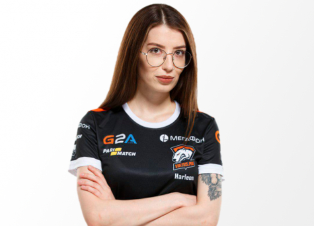 Cosmopolitan пообщался с девушками из киберспорта. Не обошлось без разговоров о сексизме - изображение обложка