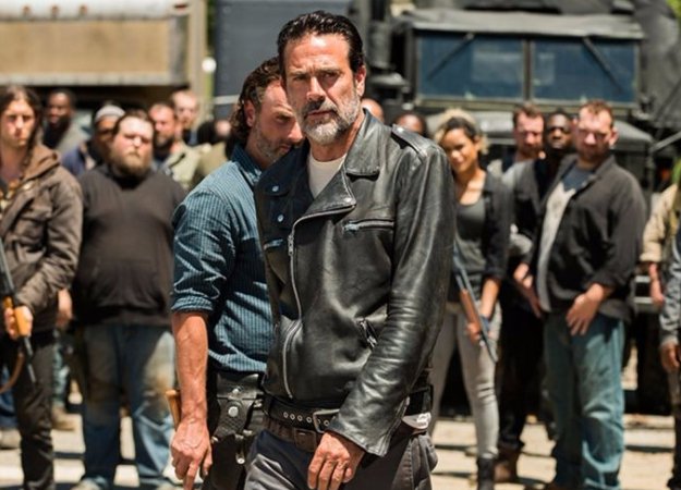 Кто умрет в 8 сезоне «Ходячих мертвецов»? Наши ставки - изображение обложка