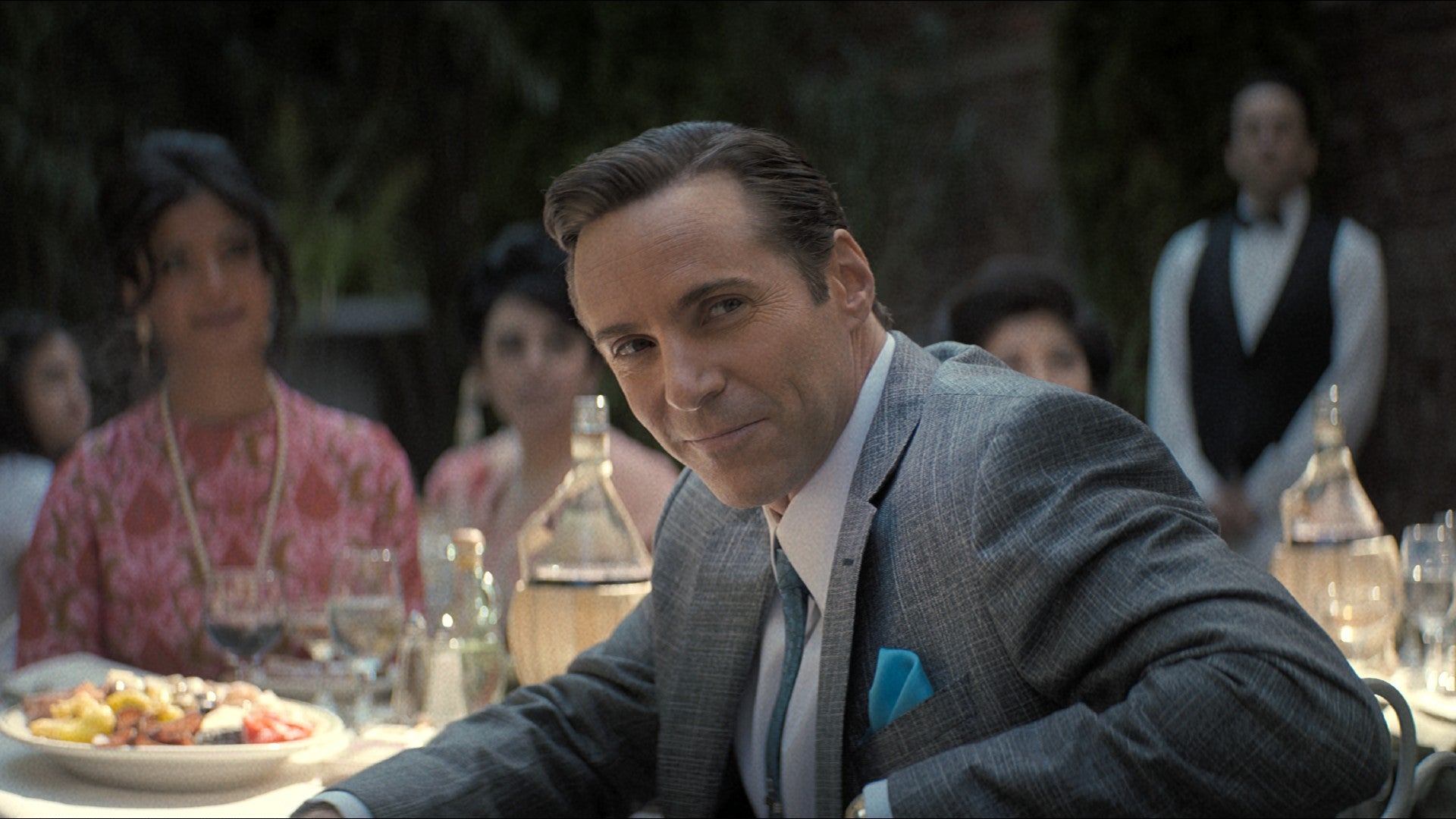 Обложка: кадр из фильма «Множественные святые Ньюарка»