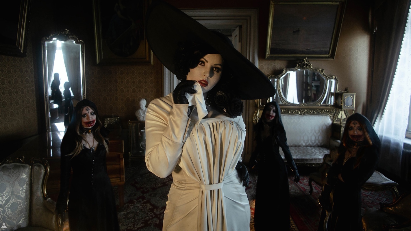 Россиянка увеличила свой рост до 230 см ради качественного косплея на Леди Демитреску - изображение обложка