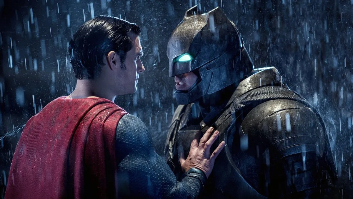 Режиссер «Шазама» показал смешное видео, в котором Бэтмен спрашивает у Супермена про секс - изображение обложка