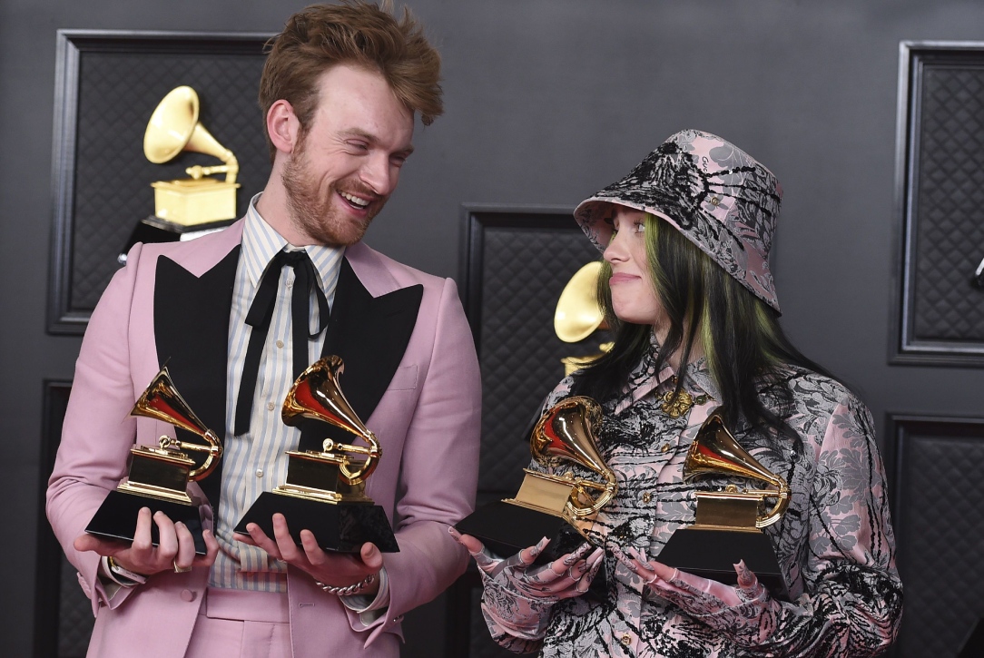 Билли Айлиш отказалась от премии «Грэмми» за лучшую «Запись года» - изображение обложка