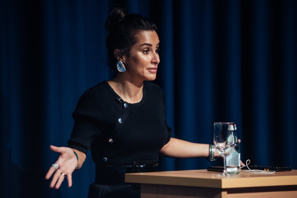 Тина Канделаки без ума от киберспорта (еще и геймер!) - изображение обложка