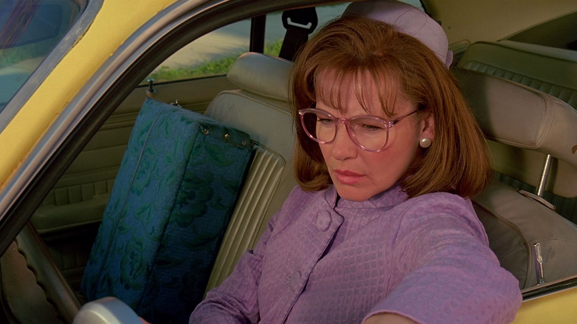 Обложка: кадр из фильма «Эдвард руки-ножницы»