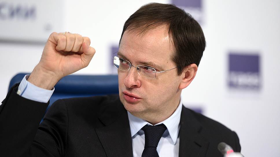 Мединский возмущен российским успехом «Преступлений Грин-де-вальда». Что об этом думает BadComedian - изображение обложка