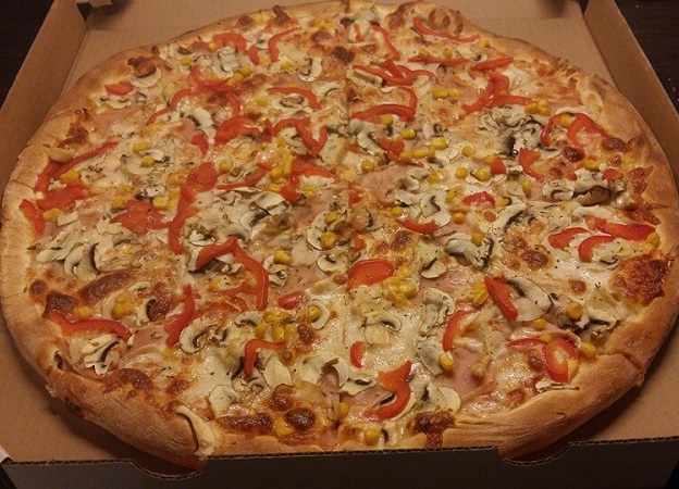 Авторов Halo забрасывают коробками с пиццей — так игроки благодарят за выход коллекции игр на PC - изображение обложка