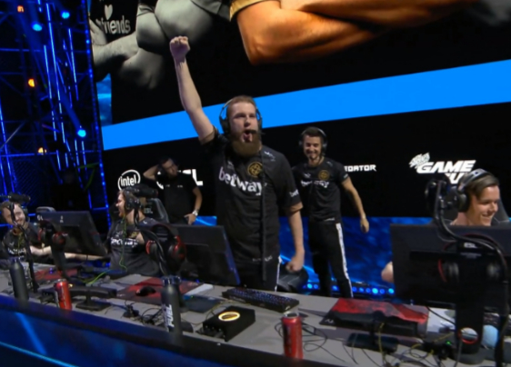 NiP выиграла один раунд у Astralis на «мейджоре» по CS:GO. Они радовались этому как дети - изображение обложка