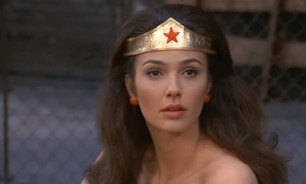 Если бы Галь Гадот играла Чудо-женщину в 1970-х. Это DeepFake - изображение обложка