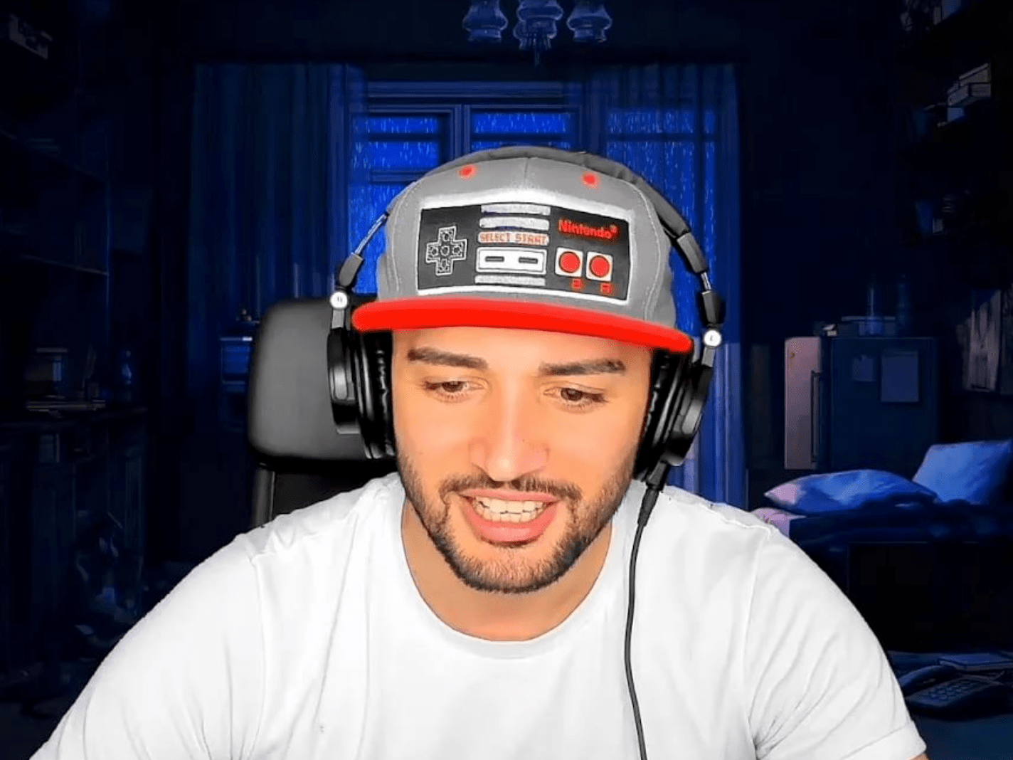 В Санкт-Петербурге пранкер срывал онлайн-уроки. За это возбудили уголовное дело - изображение обложка