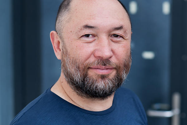 Бекмамбетов собирается начать производство фильма, целиком снятого в вертикальном формате - изображение обложка