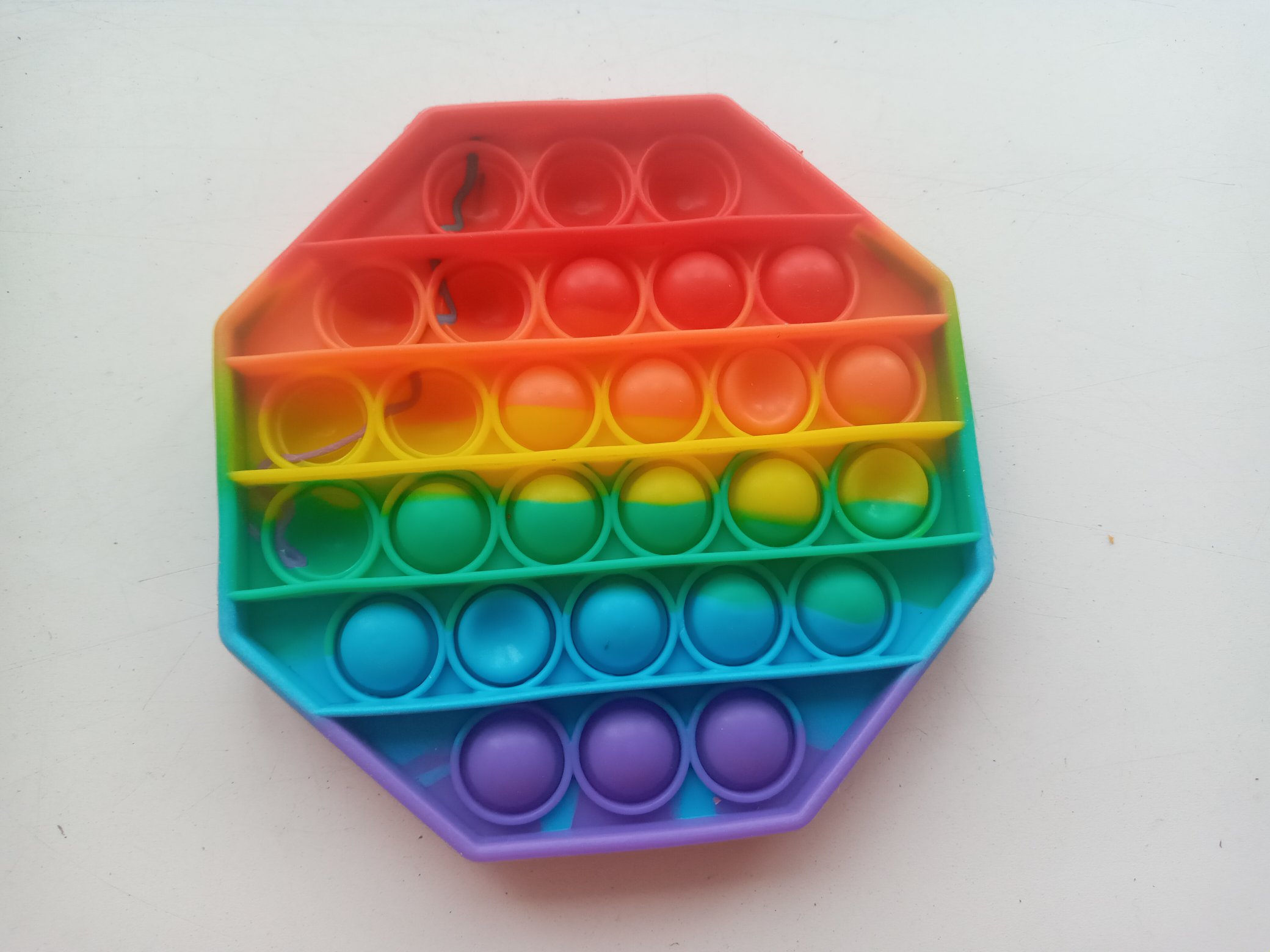 Спрос на симпл-димпл и поп-ит многократно вырос в российских соцсетях - изображение обложка