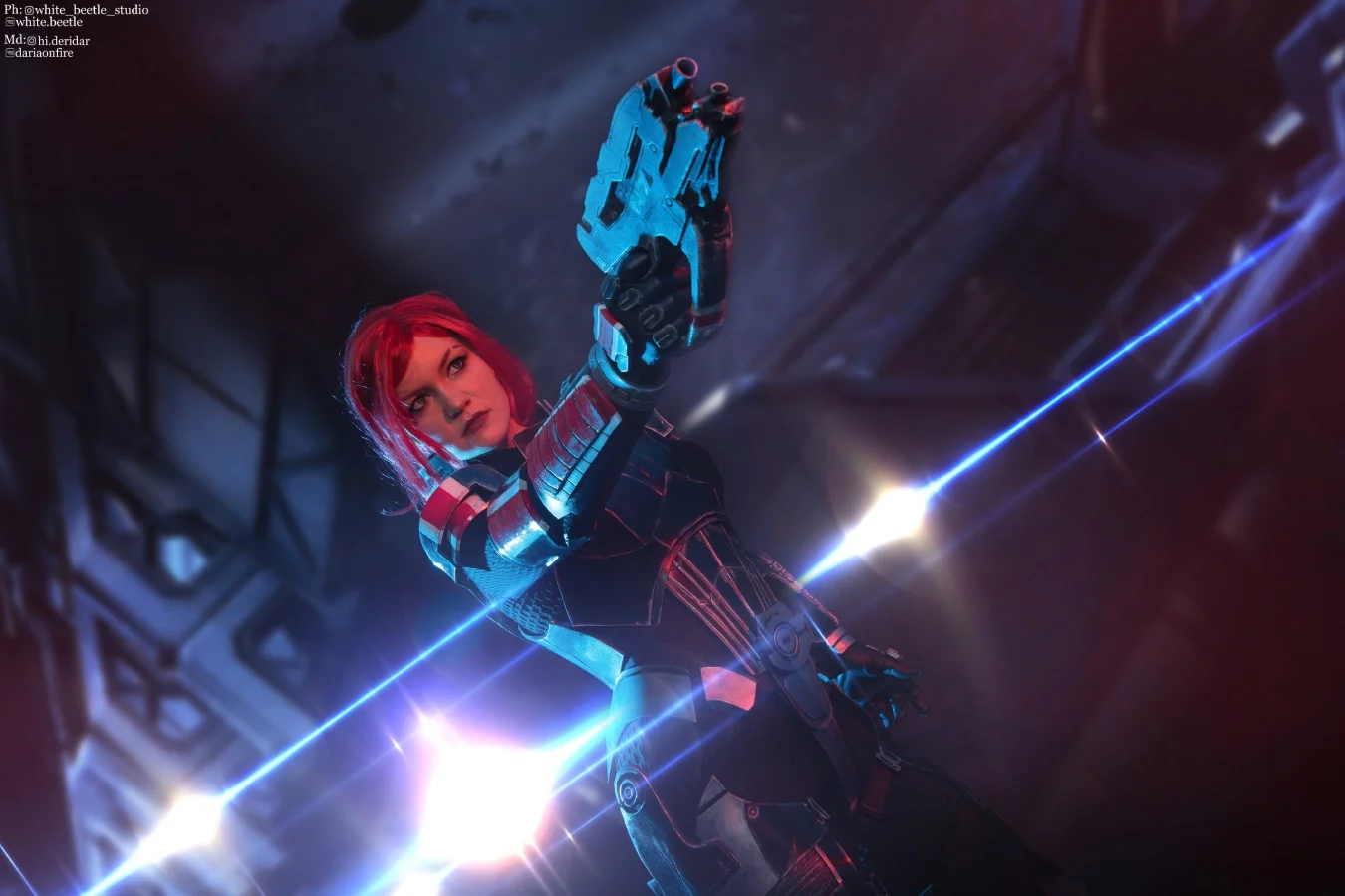 Косплеерша выпустила снимки в образе женской версии Капитана Шепард из Mass Effect - изображение обложка