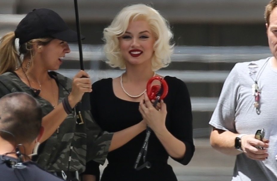 Ана де Армас расплакалась, когда впервые увидела себя в образе Мэрилин Монро для фильма Netflix - изображение обложка