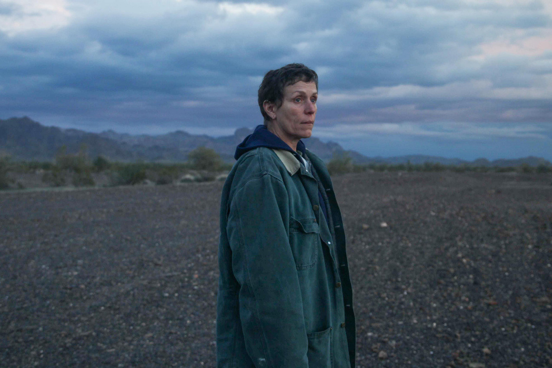 «Земля кочевников» получила четыре награды Critics' Choice Awards 2021 и признана лучшим фильмом - изображение обложка